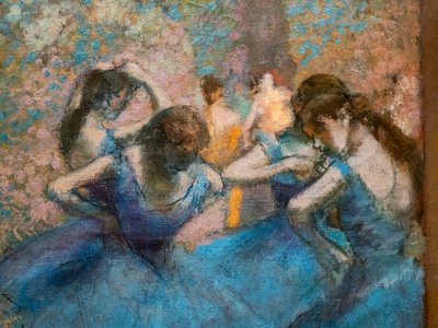 ब्लू डांसर (विस्तार)। 1893-96 के आसपास। तेल के रंगों से केन्वस पर बना चित्र। द्वारा एडगर डीगास