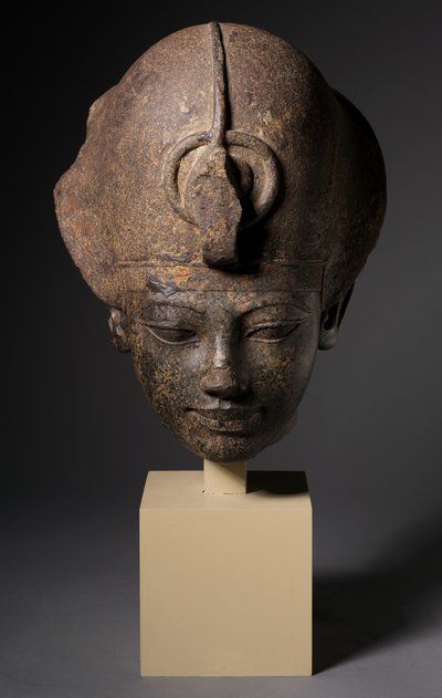 अमेनहोट III के प्रमुख ब्लू क्राउन पहने हुए, c.1391-1353 ई.पू. द्वारा मिस्र का 18वां राजवंश Dy