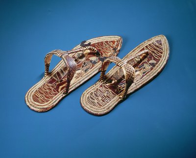 सैंडल, तूतनखामन का मकबरा, नया साम्राज्य (सोना और चमड़ा) द्वारा Egyptian 18th Dynasty