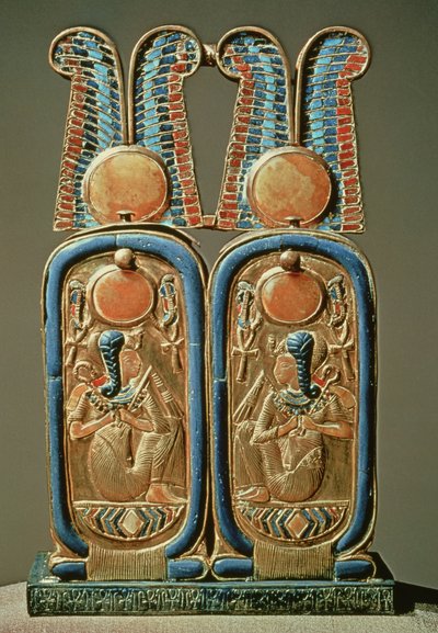 तूतनखामुन की कब्र से एक डबल शाही कार्टूश के रूप में अनुपयोगी बॉक्स (c.1370-52 ईसा पूर्व) न्यू किंगडम (कांच के पेस्ट के साथ सोने की परत वाली लकड़ी जड़ा हुआ) द्वारा मिस्र का 18वां राजवंश Dy