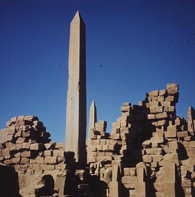 द ग्रेट टेम्पल ऑफ अमून, न्यू किंगडम का केंद्रीय न्यायालय द्वारा Egyptian 19th Dynasty