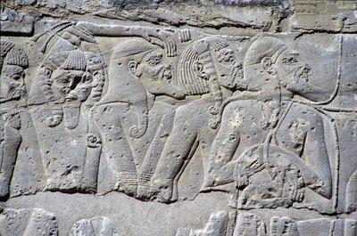 रामसेस III की लड़ाई में 'उत्तरी कैदियों' का चित्रण राहत, मेडिनेट का महान मंदिर (पत्थर) द्वारा मिस्र का 20 वां राजवंश