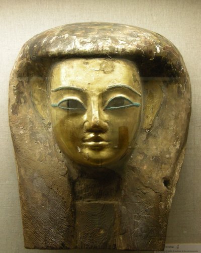 एक सरकोफैगस से सिर, सेत अवधि (सोने की पत्ती के साथ ताड़ की लकड़ी) द्वारा Egyptian 26th Dynasty