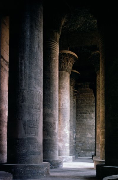 खानुम के मंदिर का हाइपोस्टाइल हॉल द्वारा Egyptian Ptolemaic Period