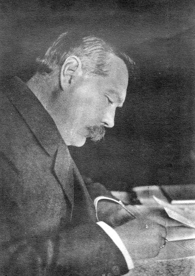 सर आर्थर कॉनन डॉयल, स्कॉटिश लेखक, 1912। द्वारा एमिल ओटो होपे