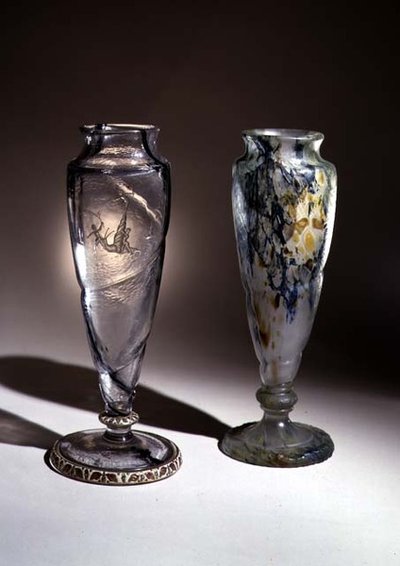 उत्कीर्ण इंटरलायर्स ग्लास vases, 19 वीं शताब्दी द्वारा एमिल गाले