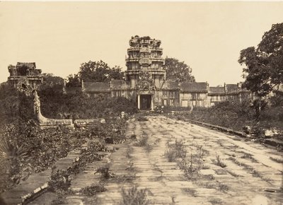 ग्रेट पैगोडा वेस्ट गेट ऑफ़ द फर्स्ट एनक्लोज़र, 1866। द्वारा एमिल गसेल