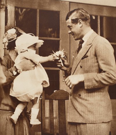 एहैम विलेज सेंटर, 1926 में एक बाल हैंड्स किंग एडवर्ड VIII एक गुलदस्ता द्वारा अंग्रेजी फोटोग्राफर