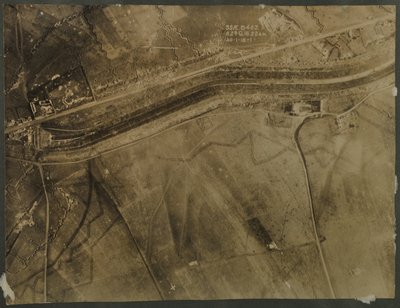 WWI की खाइयों के साथ हवाई तस्वीर, 1918 द्वारा अंग्रेजी फोटोग्राफर