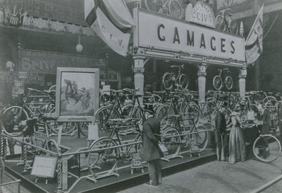 Gamages में साइकिलें द्वारा अंग्रेजी फोटोग्राफर