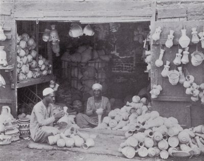 मिस्र: गुलेह, वाटर-कूलर बेचने वाले अरब (बी/डब्ल्यू फोटो) द्वारा अंग्रेजी फोटोग्राफर
