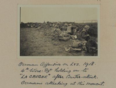 Lys पर जर्मन आक्रामक। 1918: 4 वां, वर्स्क: आरजीटी। जवाबी हमले के बाद "ला क्रेचे" पर पकड़, इस समय जर्मन हमला कर रहे हैं द्वारा अंग्रेजी फोटोग्राफर