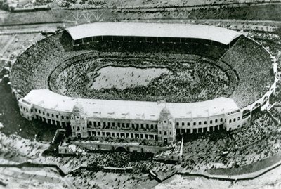 प्रथम वेम्बली कप फ़ाइनल, 1923 के लिए स्टेडियम पर आक्रमण द्वारा अंग्रेजी फोटोग्राफर