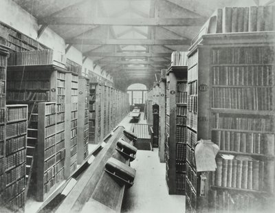 लाइब्रेरी, सायन कॉलेज, विक्टोरिया तटबंध, लंदन शहर, 1885 द्वारा अंग्रेजी फोटोग्राफर