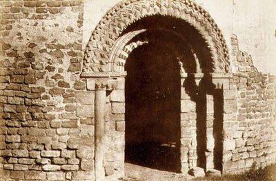 लुडलो कैसल: गोल चर्च द्वार, c.1852-3 (फोटो) द्वारा अंग्रेजी फोटोग्राफर