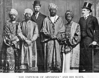 द एम्परस ऑफ़ एबिसिनिया और उसका सूइट ’, द ड्रेडनॉट होक्स, 7 फरवरी 1910 द्वारा अंग्रेजी फोटोग्राफर