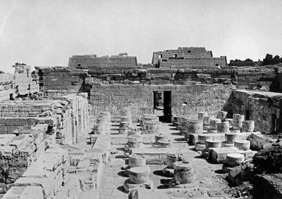 हॉल ऑफ कॉलम, 1906 द्वारा अंग्रेजी फोटोग्राफर
