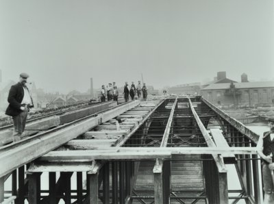 वॉक्सहॉल ब्रिज: विध्वंस, 1898 द्वारा अंग्रेजी फोटोग्राफर