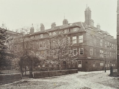 क्लिफर्ड इन का दृश्य, लंदन शहर, 1885 द्वारा अंग्रेजी फोटोग्राफर