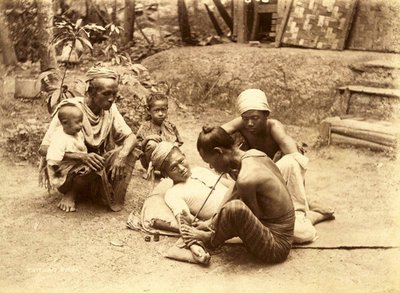 टैटू वाला एक शख्स, 1890 (सीपिया फोटो) द्वारा अंग्रेजी स्कूल