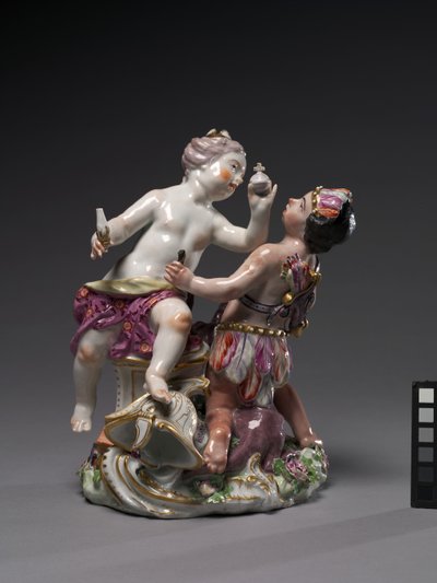 यूरोप और अमेरिका, चेल्सी पोर्सिलेन फैक्टरी द्वारा निर्मित, c.1760 द्वारा अंग्रेजी स्कूल
