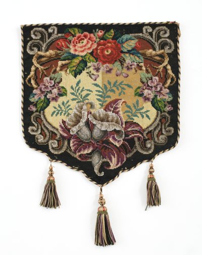 फायर स्क्रीन पैनल, c.1850 (बीडवर्क और सिल्क बैकिंग के साथ बर्लिन वूलवर्क कैनवास पैनल) द्वारा अंग्रेजी स्कूल