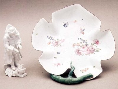 लॉन्गटन हॉल लीफ डिश, ट्रेमली रोज, 1755, और विंटर का आंकड़ा, 1758 (चीनी मिट्टी के बरतन) द्वारा अंग्रेजी स्कूल