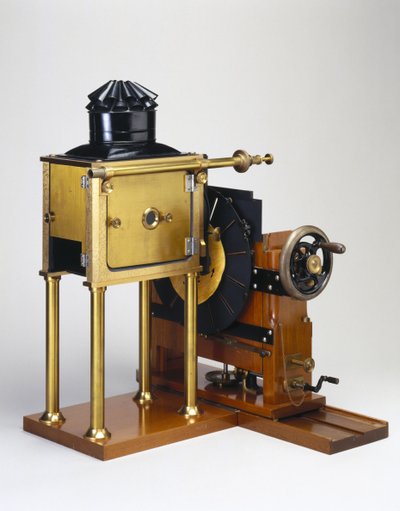 Eadweard Muybridge (1830-1904) 1880 (लकड़ी) द्वारा डिजाइन किए गए ज़ूप्रेक्सिस्कोप की प्रतिकृति (3607 भी देखें) द्वारा English School
