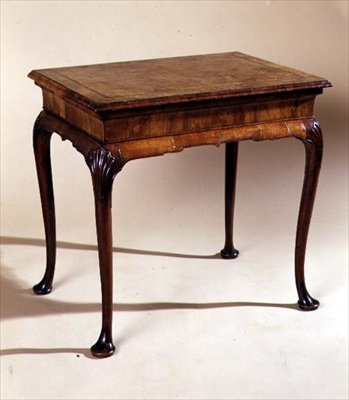 साइड टेबल, c.1710 (अखरोट) द्वारा अंग्रेजी स्कूल