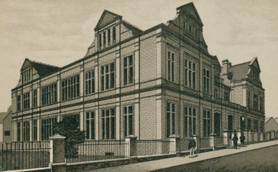  द्वारा अंग्रेजी स्कूल