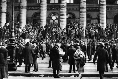 स्टॉक एक्सचेंज, पेरिस, 1931 के बाहर सौदेबाजी। द्वारा अर्नेस्ट फ्लेमरियन