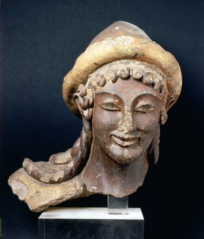 पोर्टोआनो, टेम्पल, वेई के 510-500 ईसा पूर्व (पॉलीक्रोम टेराकोड) से एक पायलट पहने हुए हेमीज़ के प्रमुख द्वारा इट्रस्केन