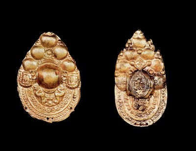 एट्रस्केन आभूषण: सोने की बाली। द्वारा Etruscan Etruscan