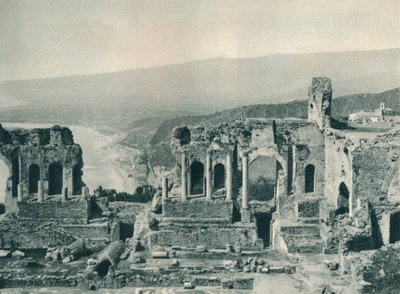 स्टेज और ग्रीक थिएटर, ड्रेसिंग रूम, ताओरमिना, सिसिली, इटली, 1927 द्वारा यूजेन पोपेल
