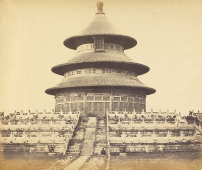 स्वर्ग का पवित्र मंदिर जहां सम्राट एक बार चीनी शहर पेकिन, ऑक्टोब में साल में एक बार बलिदान करते हैं द्वारा फेलिस बीटो