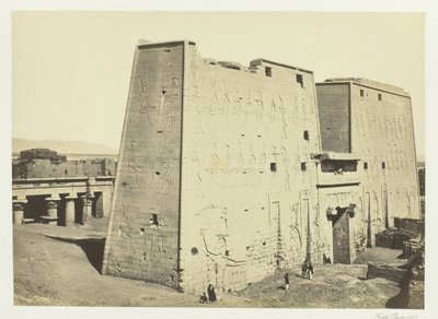 एडफौ, ऊपरी मिस्र, 1857 में द ग्रेट तोरण। द्वारा फ्रांसिस फ्रिथ