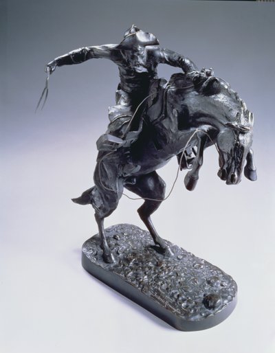 ब्रोंको बस्टर, 1889 (ब्राउन पेटिना के साथ कांस्य) द्वारा Frederic Remington