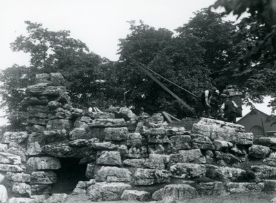 जून 1924 में लंदन ज़ू में एलैंडएटलोपेड पैडॉक का निर्माण द्वारा फ्रेडरिक विलियम बॉन्ड
