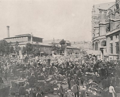 पेरिस: सेंट्रल मार्केट और सेंट यूस्टाच चर्च (बी/डब्ल्यू फोटो) द्वारा फ्रेंच फोटोग्राफर