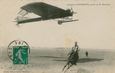 1913 में भेजे गए एम। डिमनेस्ट द्वारा उड़ाए गए एक एंटोनेट हवाई जहाज का पोस्टकार्ड द्वारा फ्रेंच फोटोग्राफर