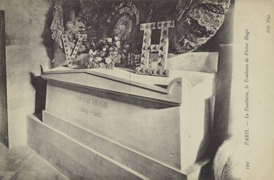 पैन्थियॉन, पेरिस, विक्टर ह्यूगो का मकबरा (बी/डब्ल्यू फोटो) द्वारा फ्रेंच फोटोग्राफर