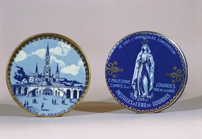 Lourdes के पानी से बने पेस्टील्स के बॉक्स द्वारा फ्रेंच स्कूल