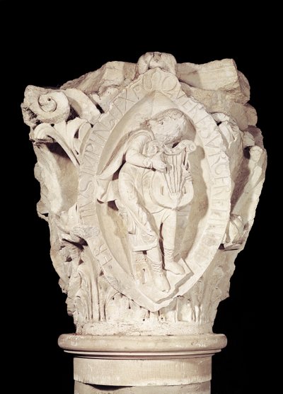 एक ल्यूट खिलाड़ी के साथ प्लेन्सॉन्ग की तीसरी कुंजी को दर्शाती राजधानी, c.1095 द्वारा फ्रेंच स्कूल