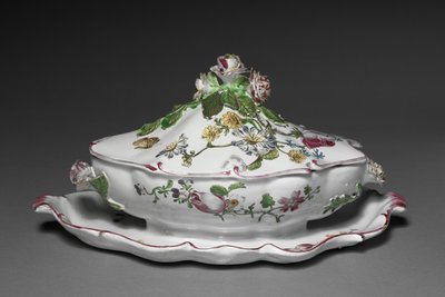 अटैच स्टैंड के साथ कवर सॉस ट्यूरेन, निर्माता Veuve Perrin Factory, c.1765 द्वारा फ्रेंच स्कूल