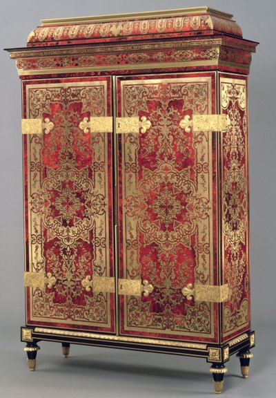 लुई XIV आर्ममोयर, c.1710 (पीतल जड़ना के साथ लाल कछुआ) द्वारा French School