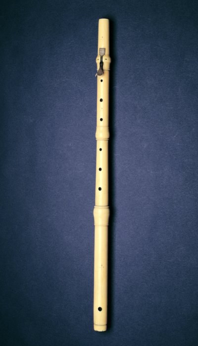 Naust, Paris, c.1725 द्वारा बनाई गई एक-कुंजी बांसुरी द्वारा फ्रेंच स्कूल