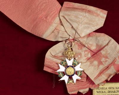 प्रिंस पोनैटोव्स्की (1763-1813) ग्रांड क्रॉस ऑफ द लीजन ऑफ ऑनर रिबन, 1811 (सफेद और हरे रंग की तामचीनी के साथ सोना) द्वारा फ्रेंच स्कूल