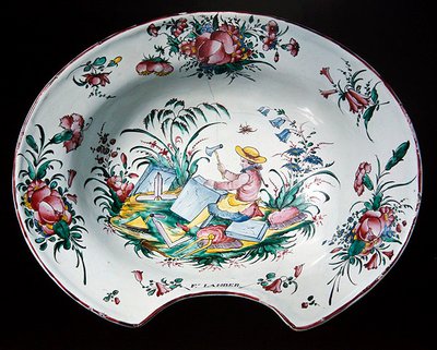 एक पत्थर की सजावट के साथ सिनसिनी प्लेट, c.1780 (पॉलीक्रोमेड मिट्टी के बरतन) द्वारा फ्रेंच स्कूल