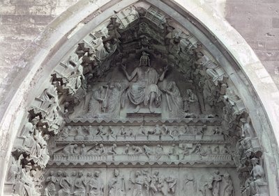 लास्ट जजमेंट, 1225-40 को दर्शाने वाले उत्तर ट्रेन्सेप्ट के बाएं पोर्टल से टेनपैनम द्वारा फ्रेंच स्कूल