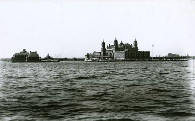 एलिस द्वीप, न्यूयॉर्क हार्बर, 1903 द्वारा जीपी हॉल और बेटा